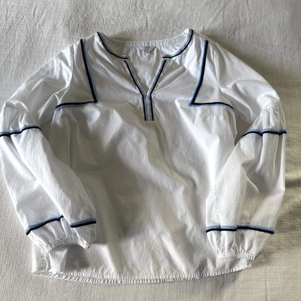 Crown & Ivy White Blouse Blue Embroidery, Medium